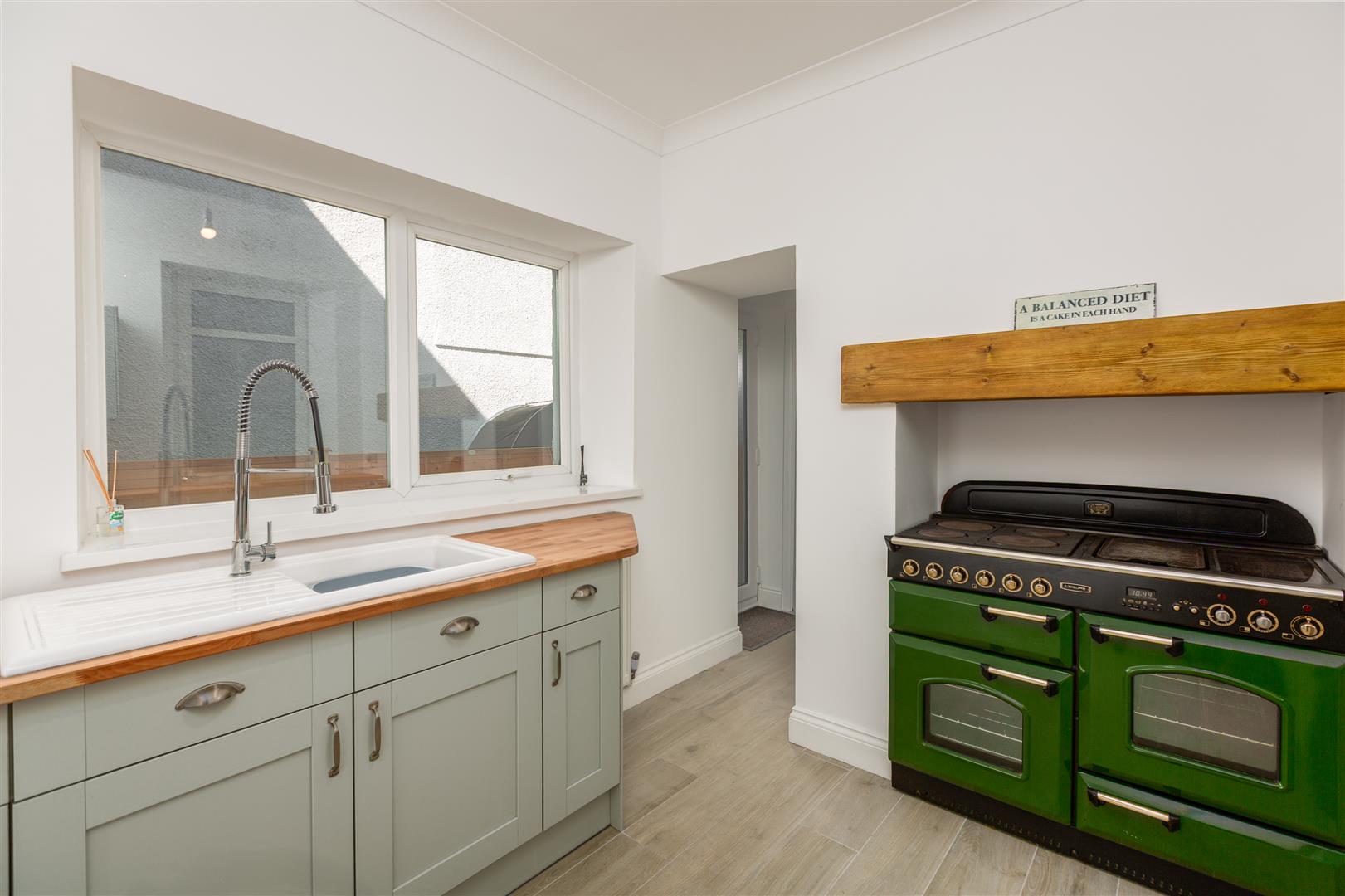 High Street, Clydach, Swansea, SA6 5LN